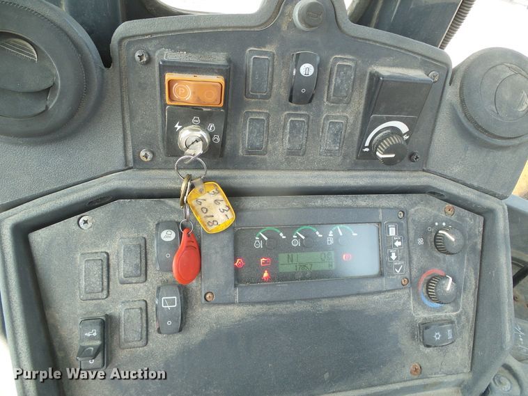 image for item DG8249 2008 John Deere 310J  backhoe