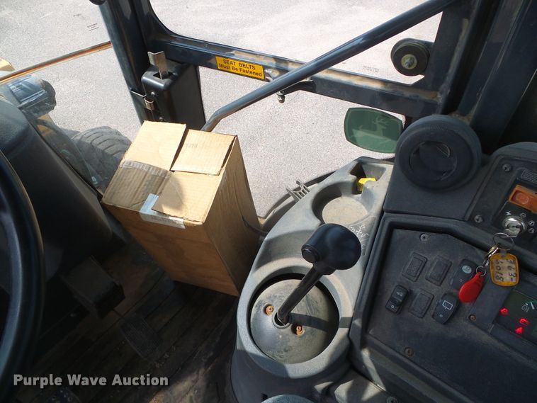 image for item DG8249 2008 John Deere 310J  backhoe