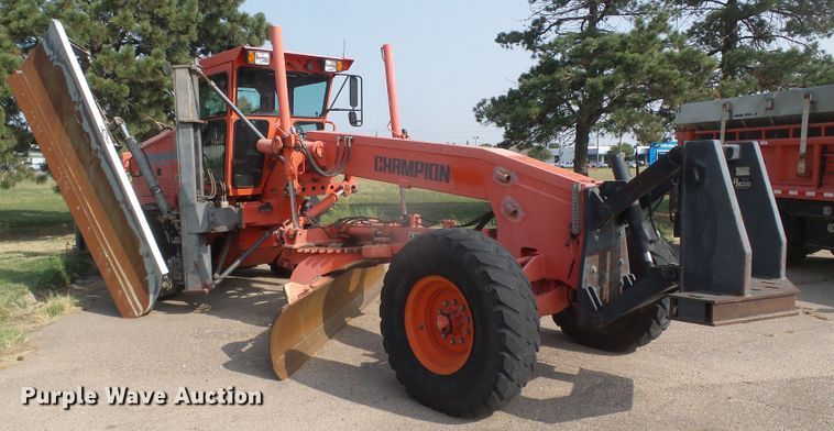 image for item DG8254 2000 Champion 710A  motor grader