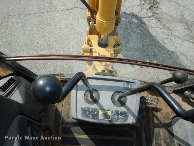 image for item DJ6767 2004 John Deere 310G  backhoe