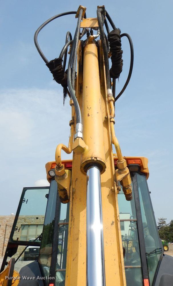 image for item DJ6767 2004 John Deere 310G  backhoe