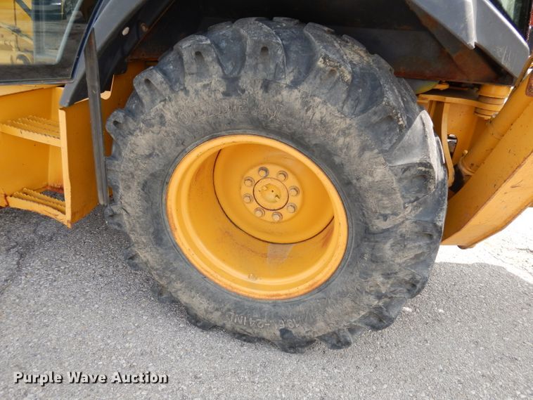 image for item DJ6767 2004 John Deere 310G  backhoe