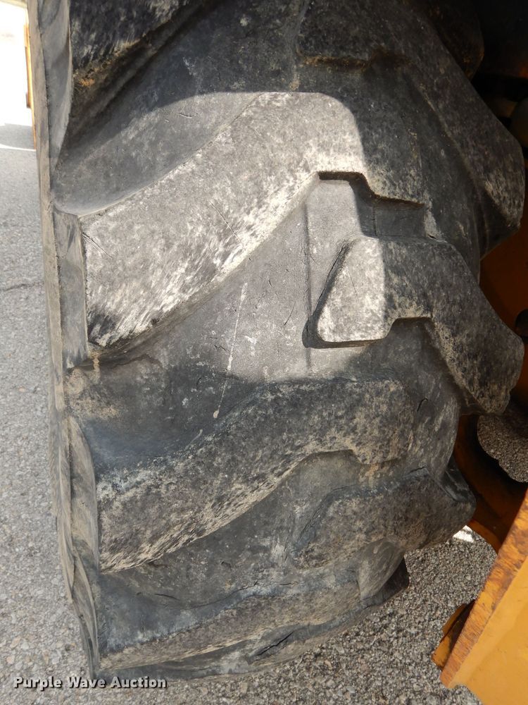 image for item DJ6767 2004 John Deere 310G  backhoe