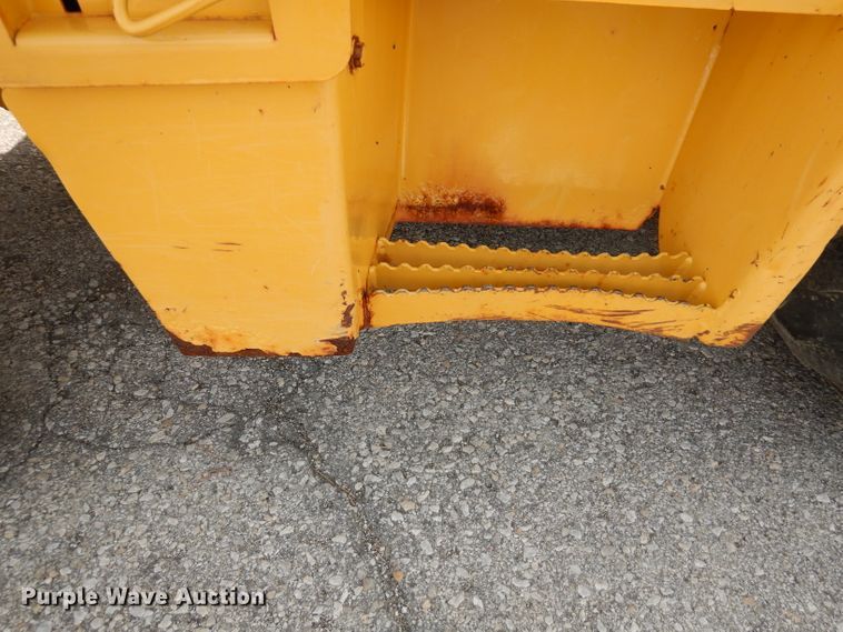 image for item DJ6767 2004 John Deere 310G  backhoe