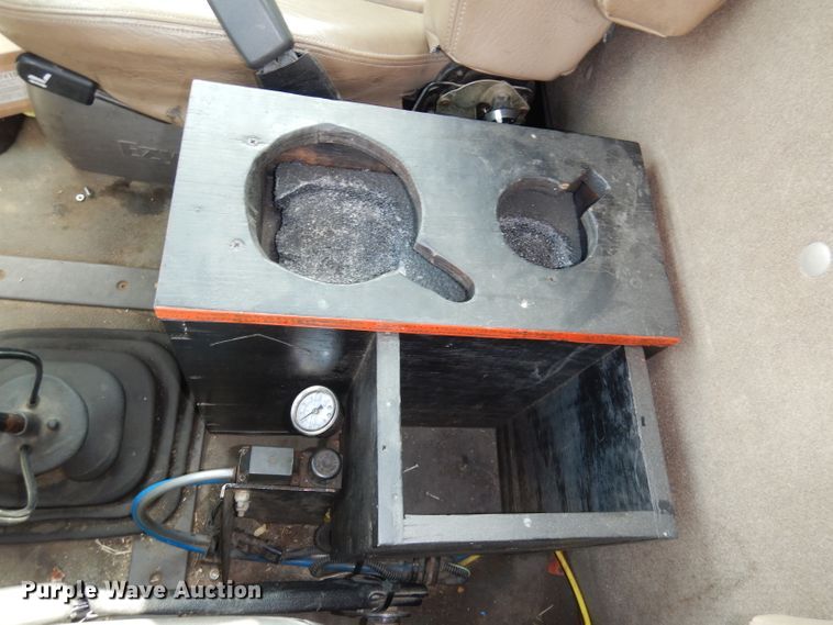 image for item DJ6770 2003 Sterling LT9500  Semi truck