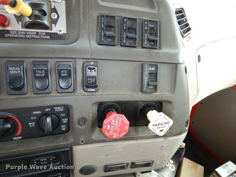 image for item DJ6770 2003 Sterling LT9500  Semi truck