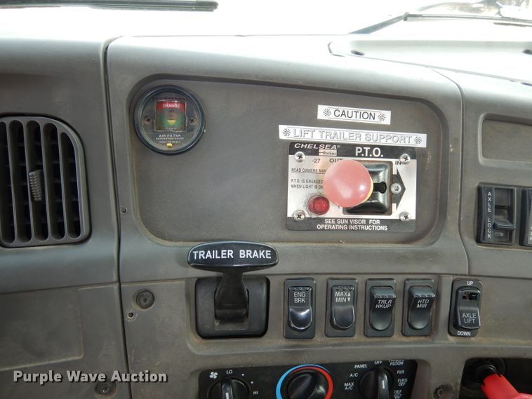 image for item DJ6770 2003 Sterling LT9500  Semi truck