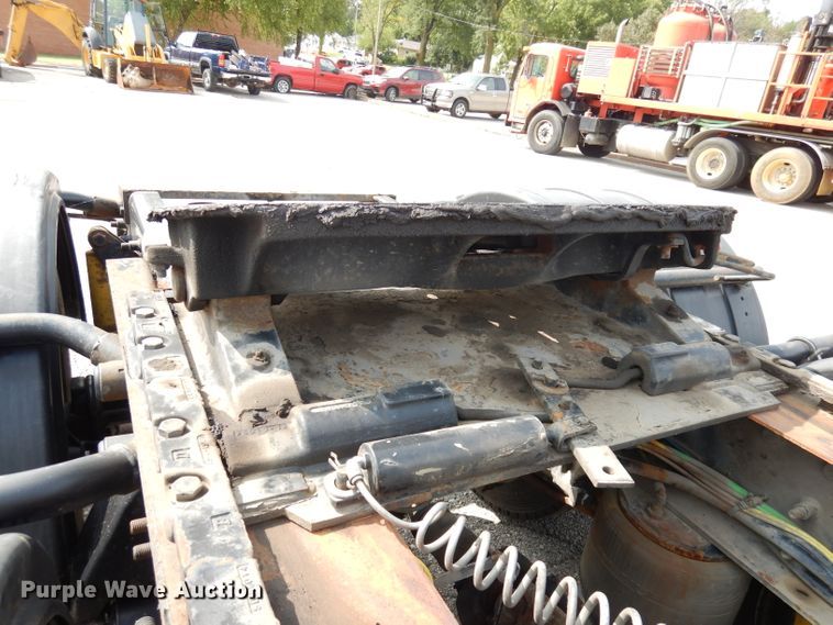 image for item DJ6770 2003 Sterling LT9500  Semi truck