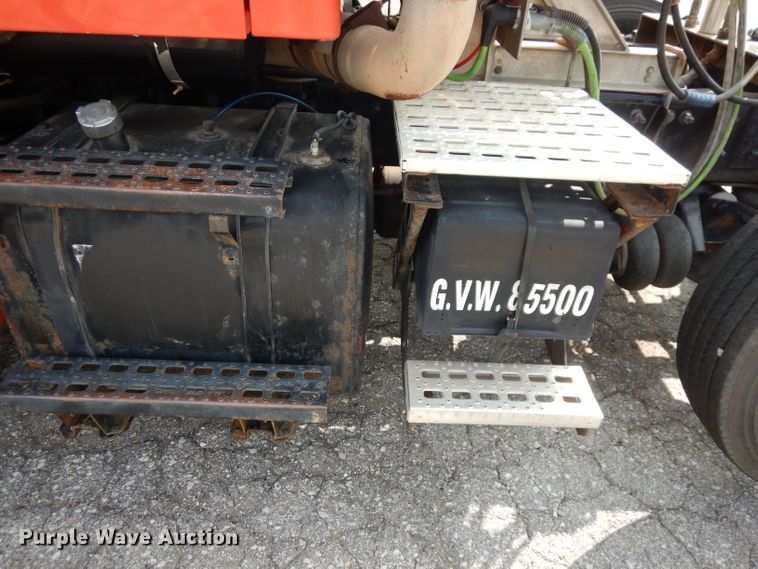 image for item DJ6770 2003 Sterling LT9500  Semi truck