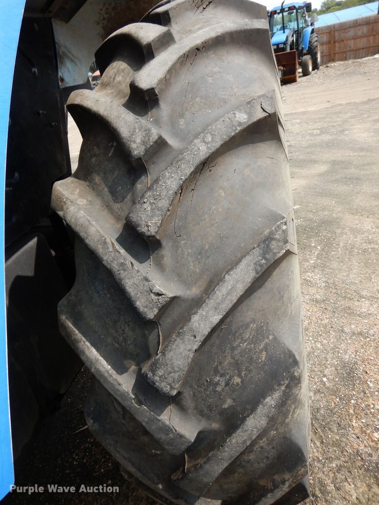 image for item DJ6773 2003 New Holland TS100  tractor