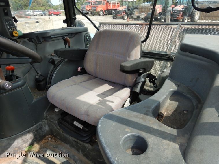 image for item DJ6773 2003 New Holland TS100  tractor