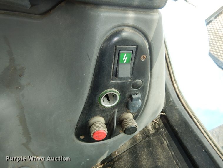 image for item DJ6773 2003 New Holland TS100  tractor