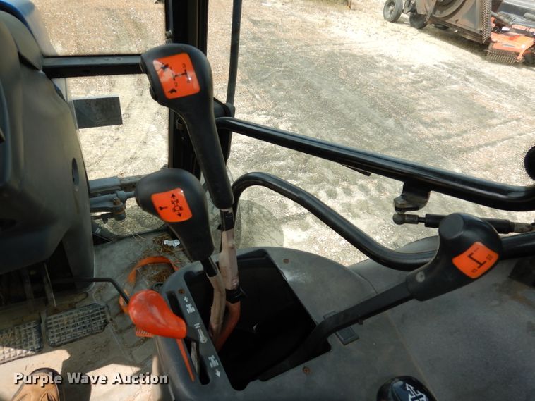 image for item DJ6773 2003 New Holland TS100  tractor