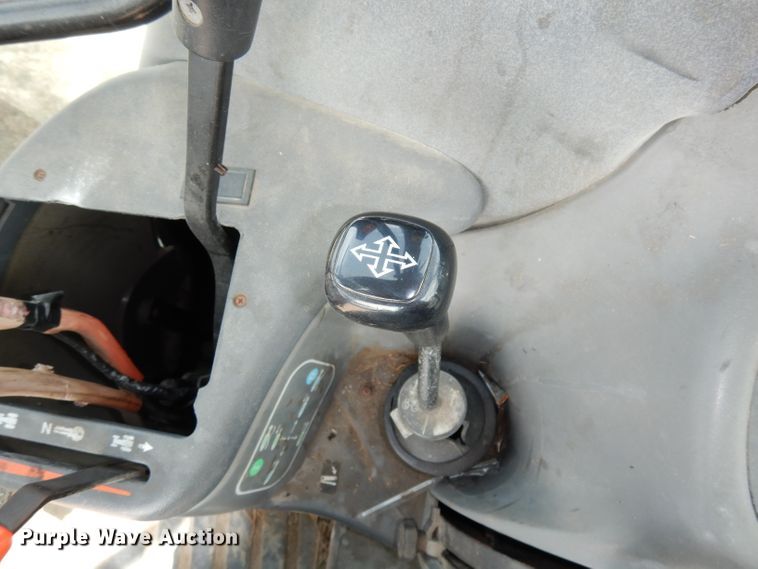 image for item DJ6773 2003 New Holland TS100  tractor