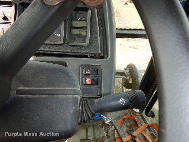 image for item DJ6773 2003 New Holland TS100  tractor