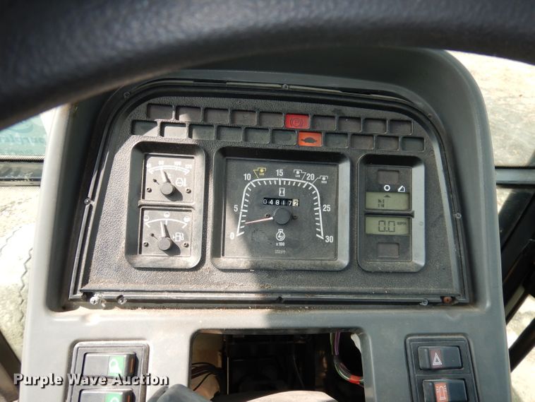 image for item DJ6773 2003 New Holland TS100  tractor