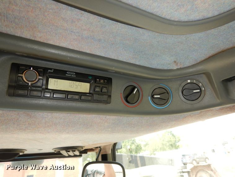 image for item DJ6773 2003 New Holland TS100  tractor