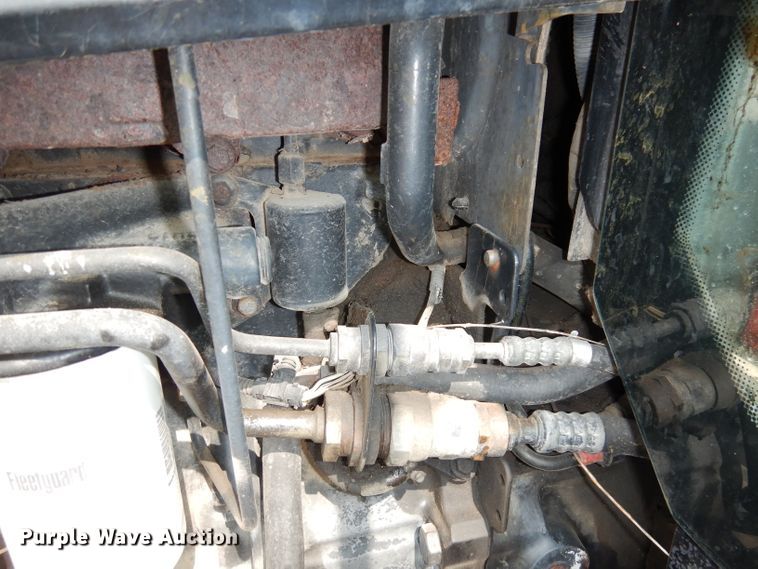 image for item DJ6773 2003 New Holland TS100  tractor