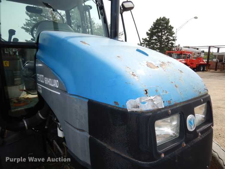 image for item DJ6773 2003 New Holland TS100  tractor