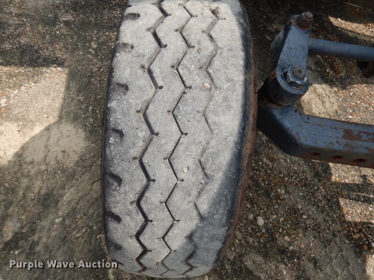 image for item DJ6773 2003 New Holland TS100  tractor