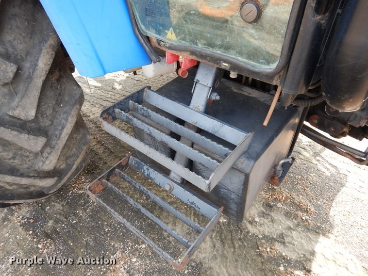 image for item DJ6773 2003 New Holland TS100  tractor