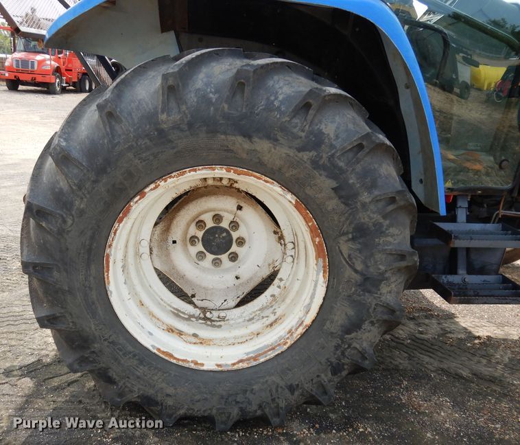 image for item DJ6773 2003 New Holland TS100  tractor