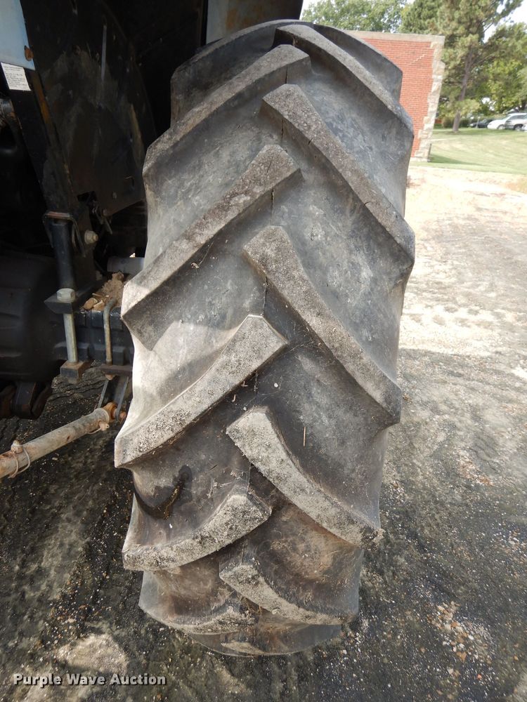 image for item DJ6773 2003 New Holland TS100  tractor