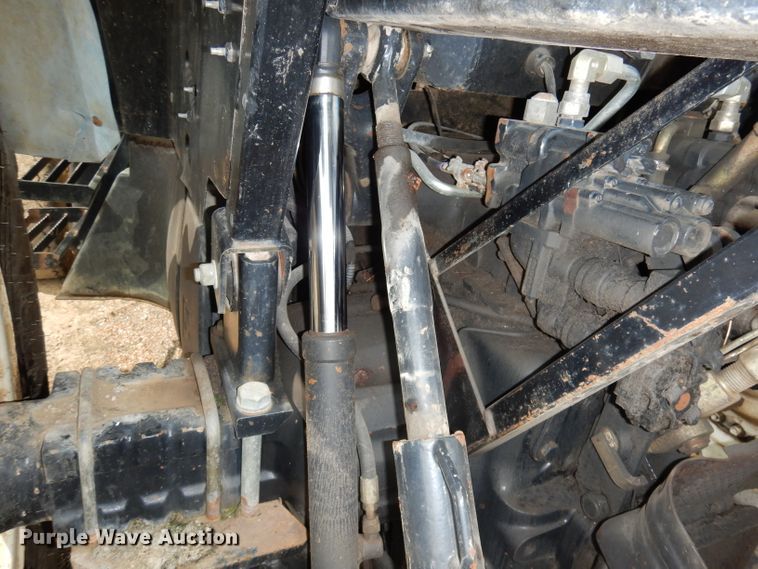 image for item DJ6773 2003 New Holland TS100  tractor