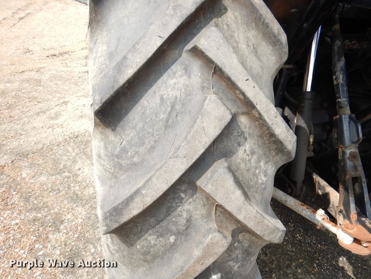 image for item DJ6773 2003 New Holland TS100  tractor