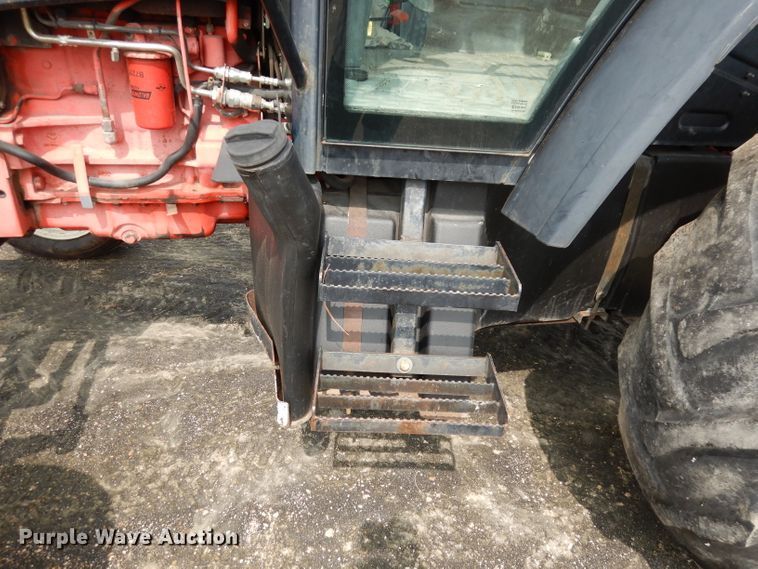 image for item DJ6774 1999 New Holland TS100  tractor