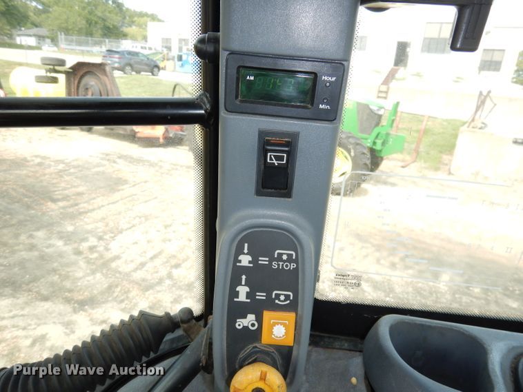 image for item DJ6774 1999 New Holland TS100  tractor