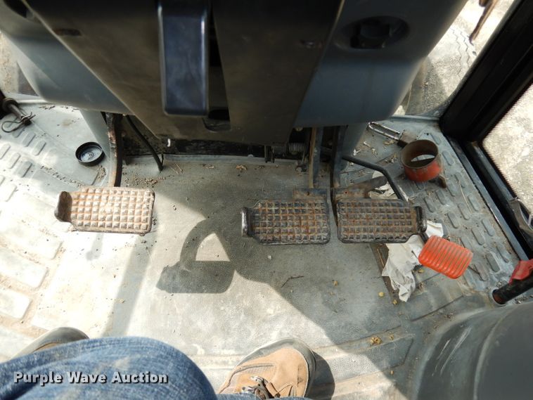 image for item DJ6774 1999 New Holland TS100  tractor