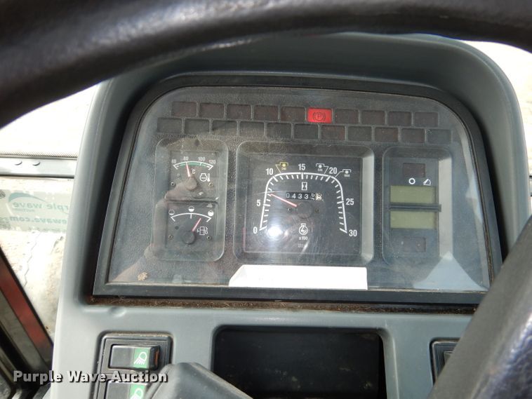 image for item DJ6774 1999 New Holland TS100  tractor