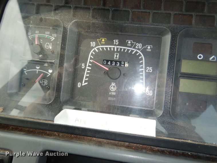 image for item DJ6774 1999 New Holland TS100  tractor