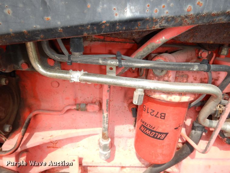 image for item DJ6774 1999 New Holland TS100  tractor