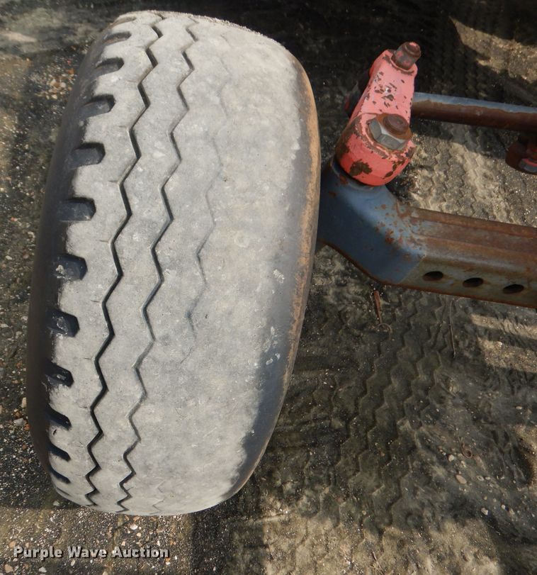 image for item DJ6774 1999 New Holland TS100  tractor