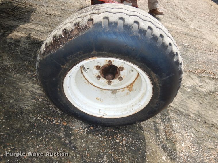 image for item DJ6774 1999 New Holland TS100  tractor