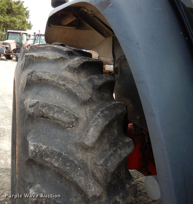 image for item DJ6774 1999 New Holland TS100  tractor