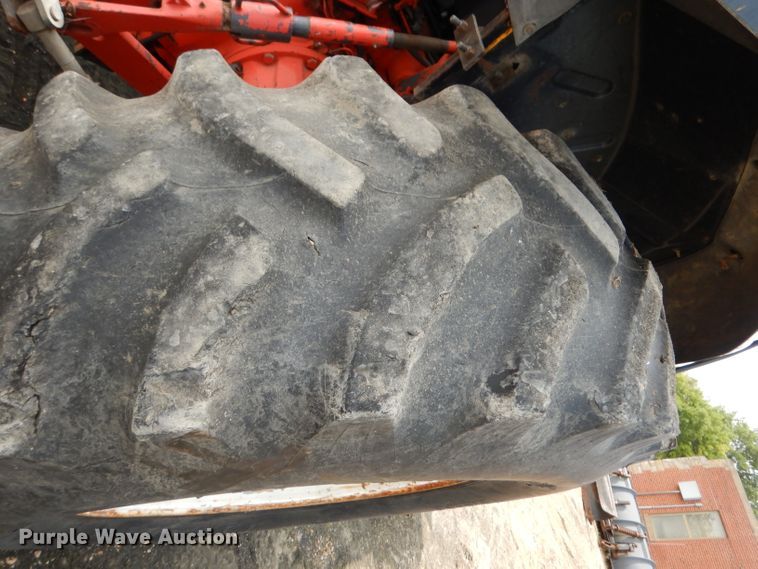 image for item DJ6774 1999 New Holland TS100  tractor