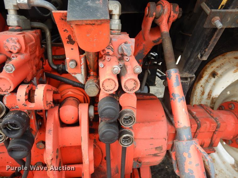 image for item DJ6774 1999 New Holland TS100  tractor