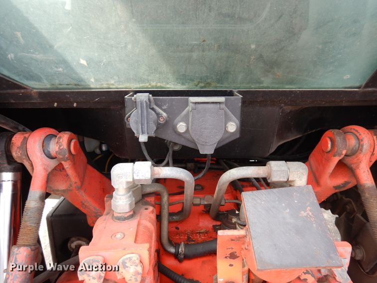 image for item DJ6774 1999 New Holland TS100  tractor