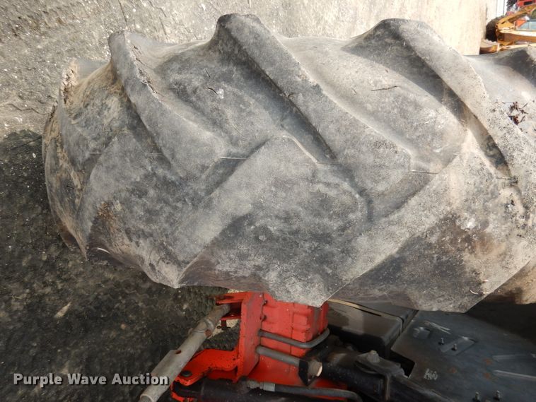 image for item DJ6774 1999 New Holland TS100  tractor