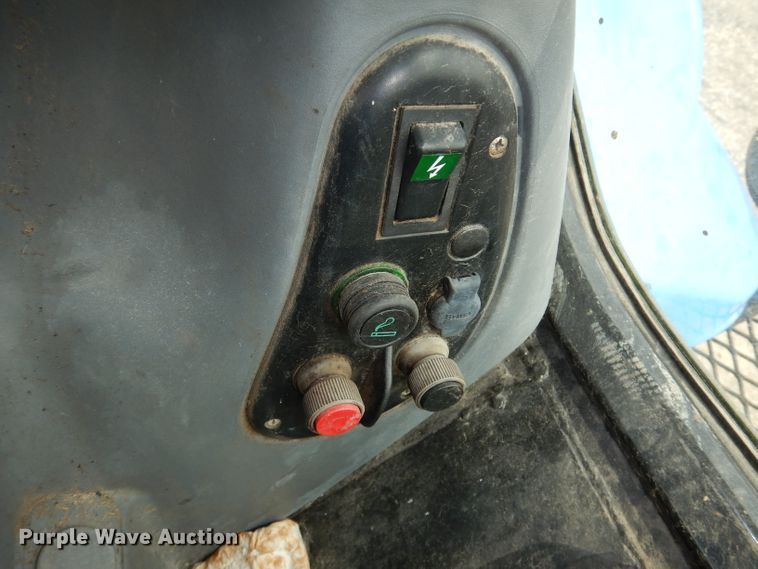 image for item DJ6775 2001 New Holland TS100  tractor