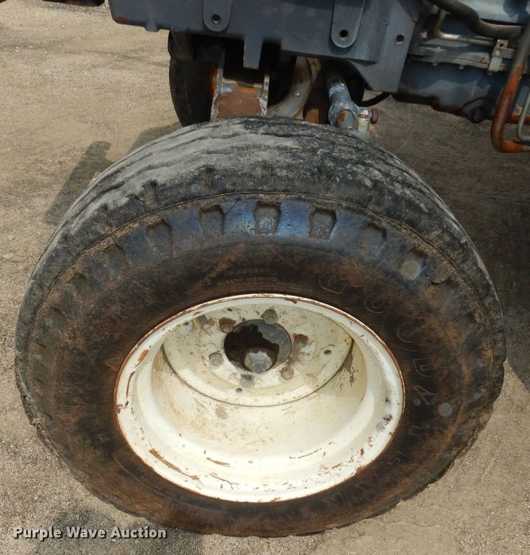 image for item DJ6775 2001 New Holland TS100  tractor