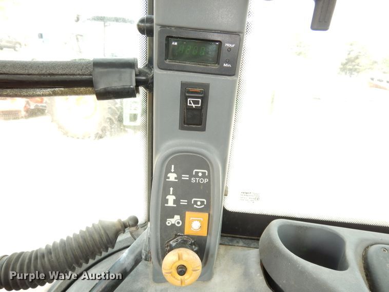 image for item DJ6789 1999 New Holland TS100  tractor