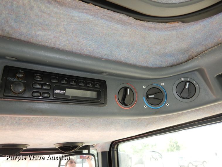 image for item DJ6789 1999 New Holland TS100  tractor