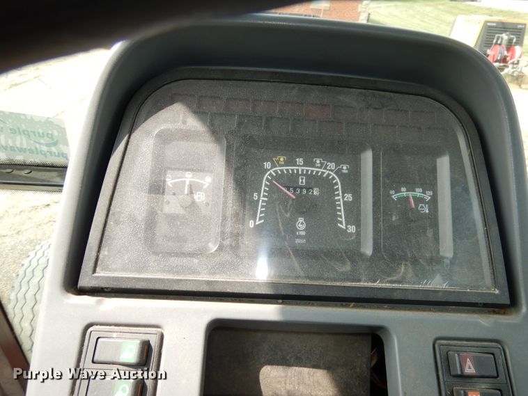 image for item DJ6789 1999 New Holland TS100  tractor