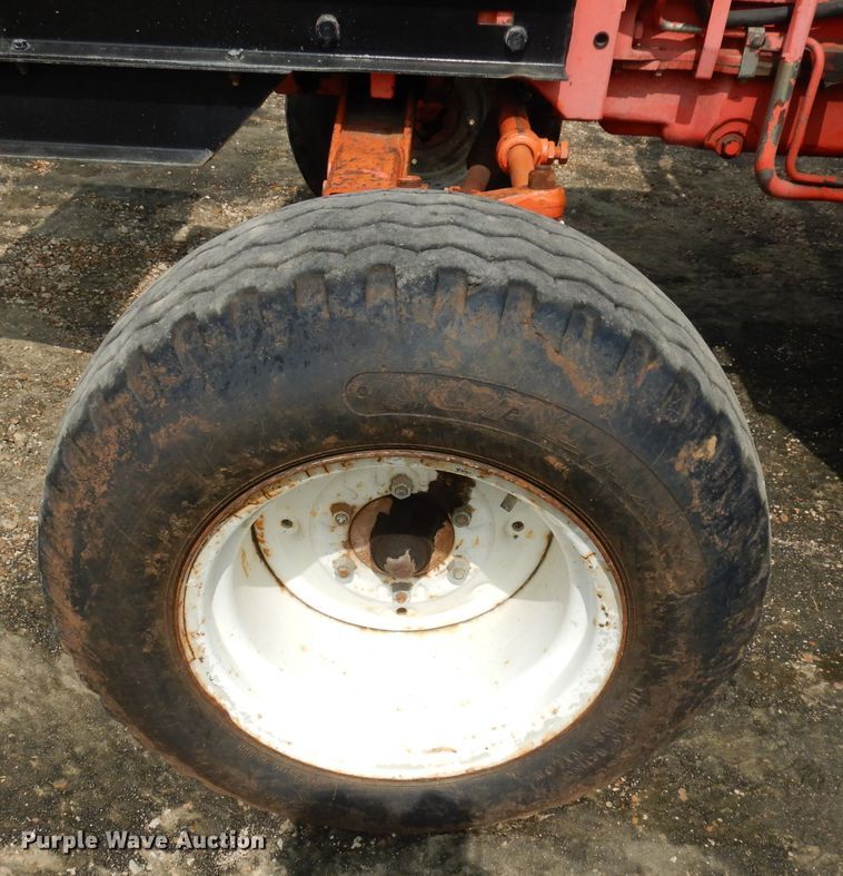 image for item DJ6789 1999 New Holland TS100  tractor