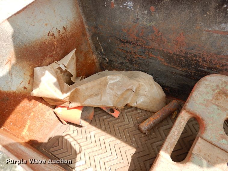 image for item DJ6789 1999 New Holland TS100  tractor