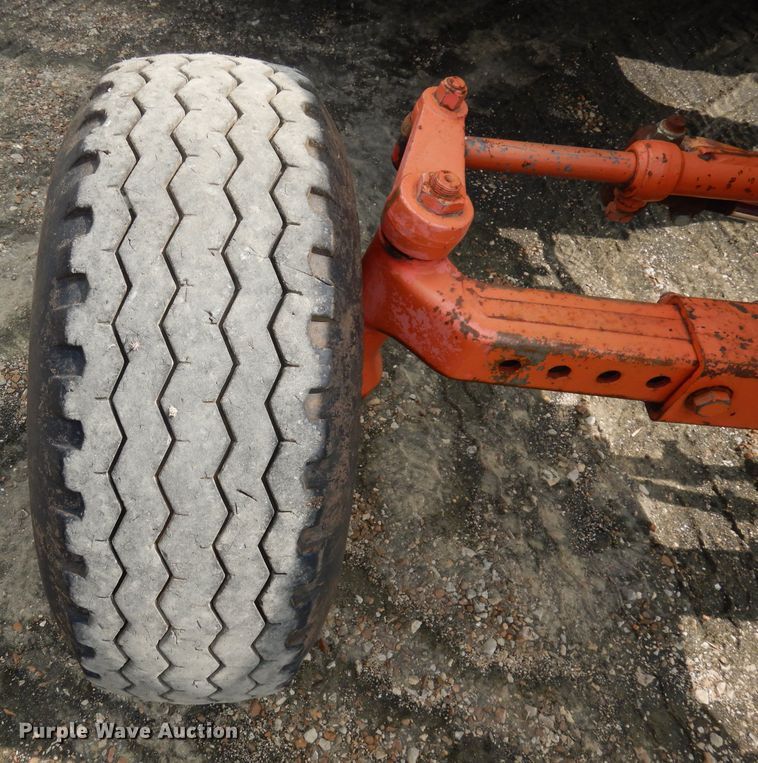 image for item DJ6789 1999 New Holland TS100  tractor